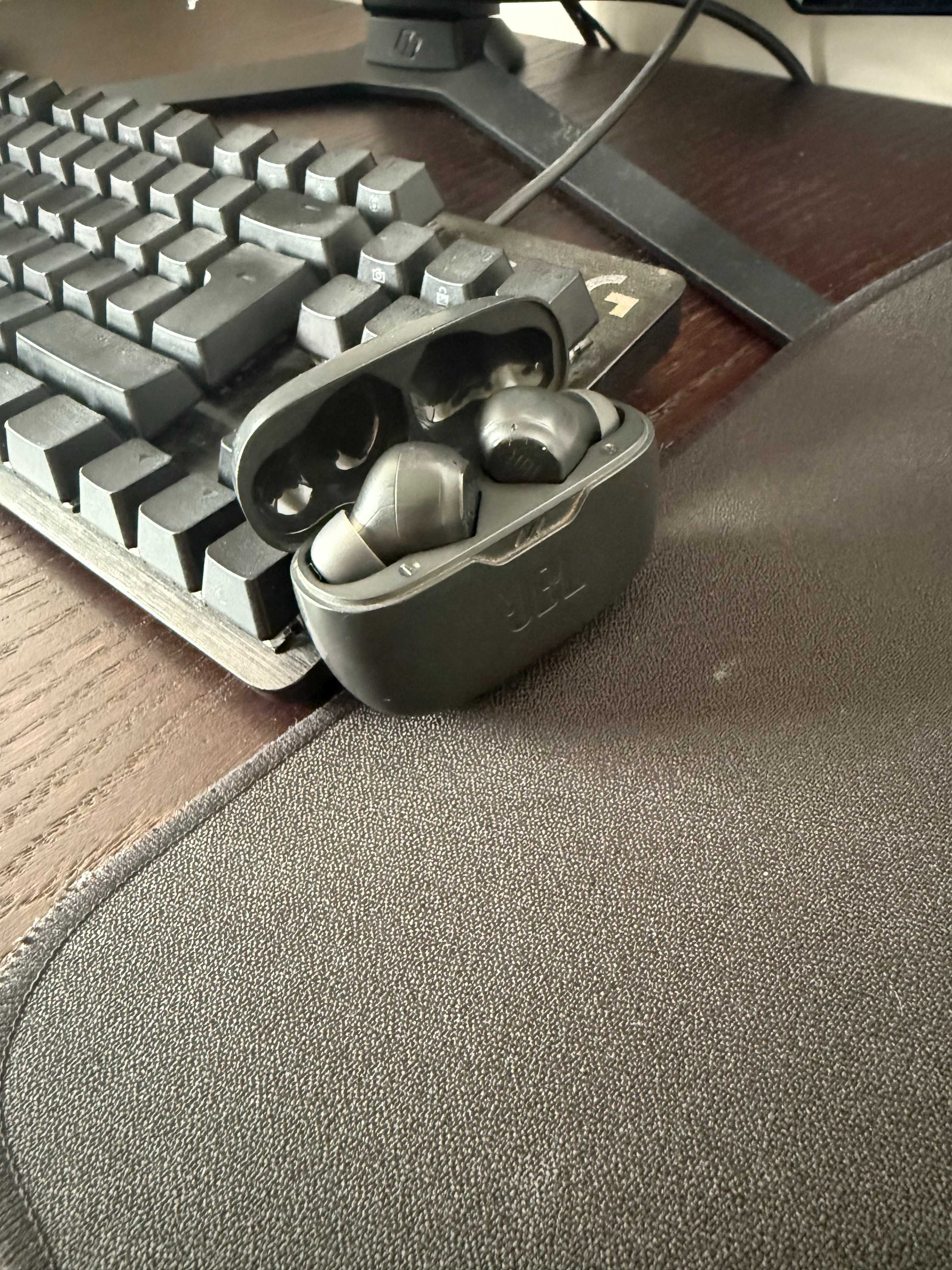 Безжични слушалки in-ear JBL Wave Beam
