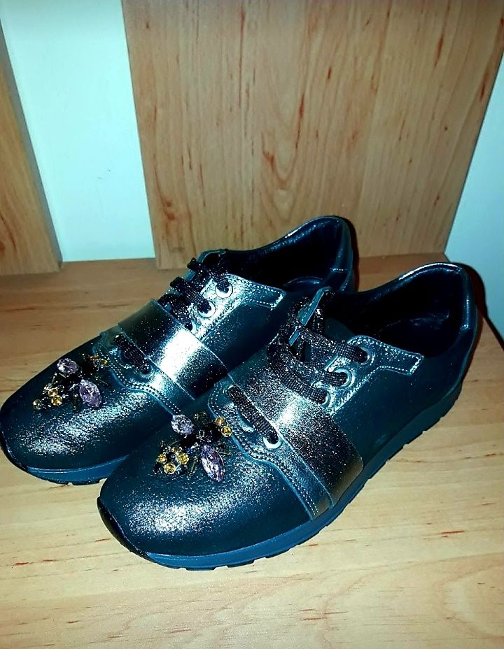 Дамски  спортни сникърси