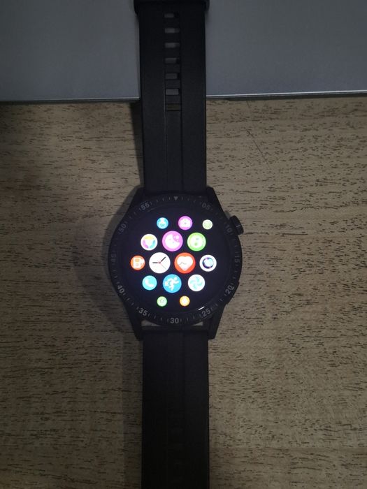 Smartwatch sotiladi