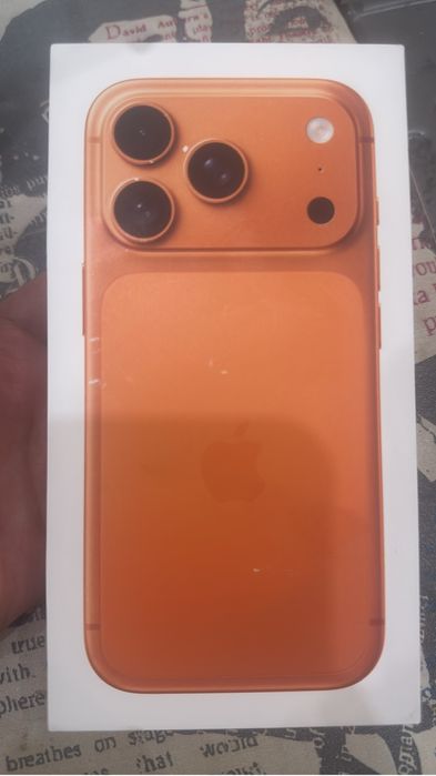 iphone 17 Pro 256 gb новый оранжевого цвета