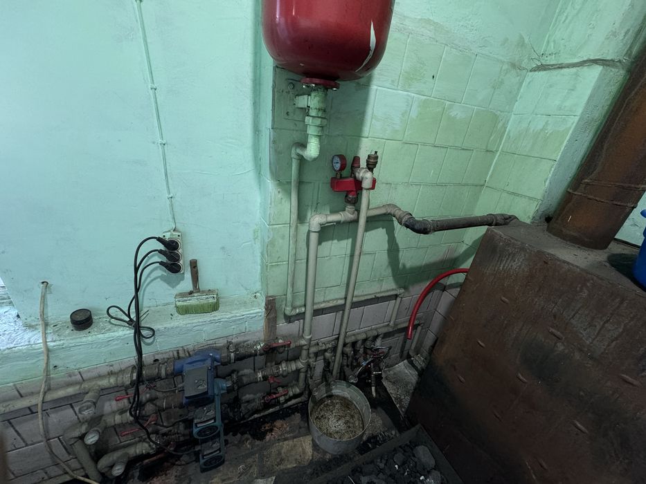 Сантехник Установка раквины и унитаз