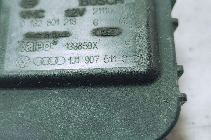 Motoras clapeta mixaj aer 1j1907511c Volkswagen VW Golf 4  [din 1997 pana  2006] seria