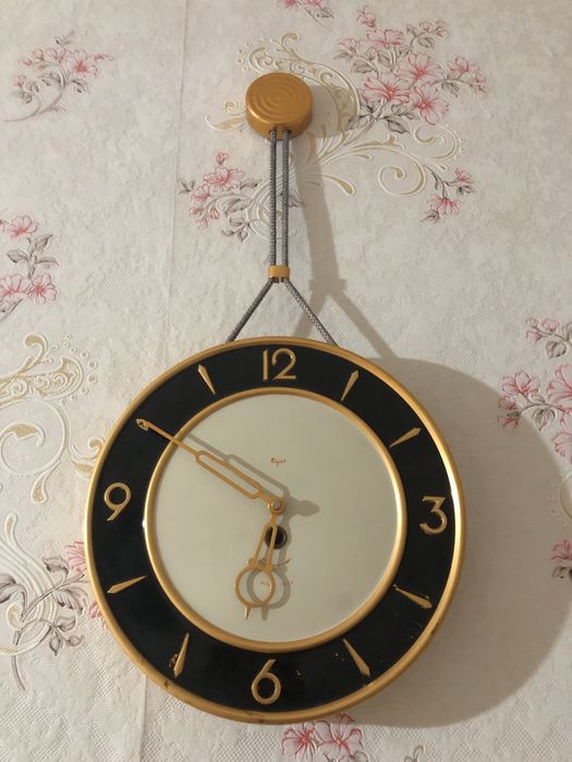 Антикварные Советские Настенные часы Маяк