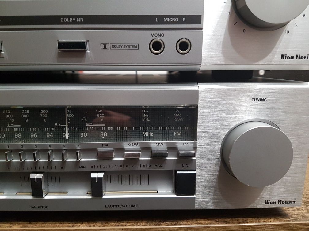 Amplificator Grundig R7200 ( deck-ul Grundig CF7150 s-a dat )