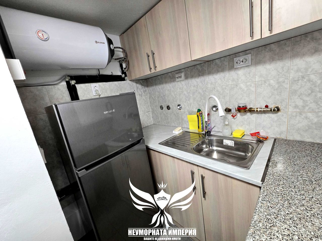 Дава се под наем Магазин в Асеновград - 21 кв.м за 205 € - Снимка #1