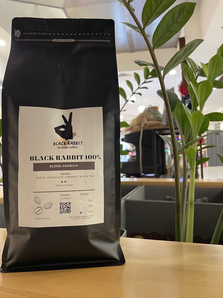 Кафе на зърна 100% Arabica / BLACK RABBIT