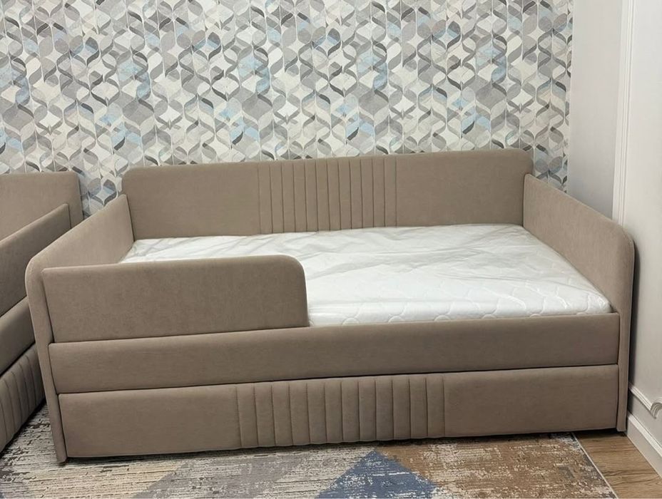 Деткая подростковая мягкая кровать