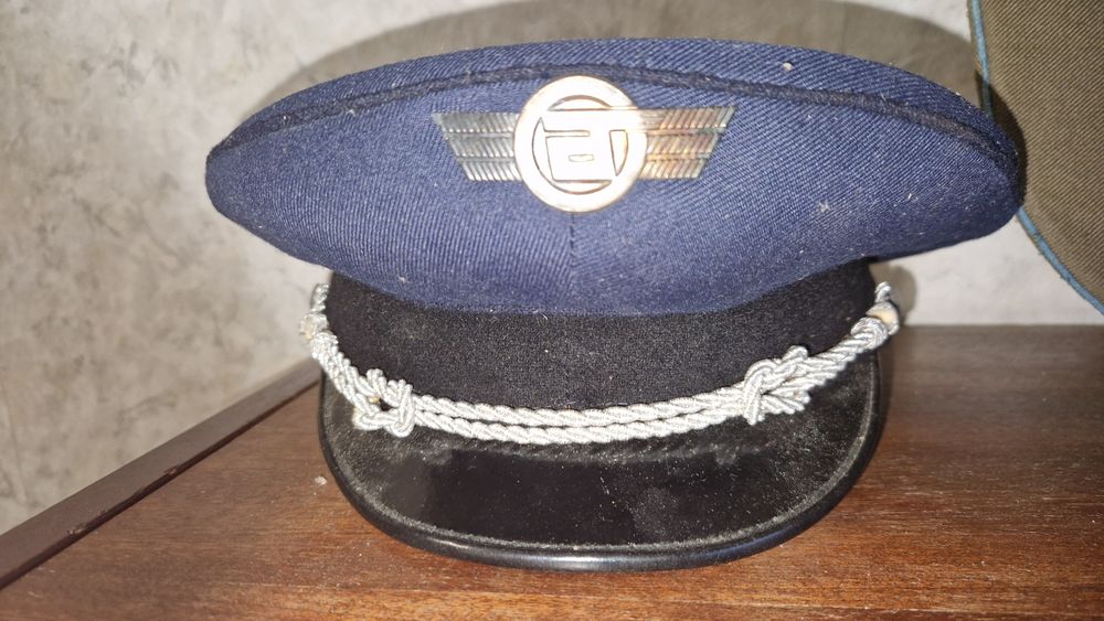 Фуражки, стари, използвани