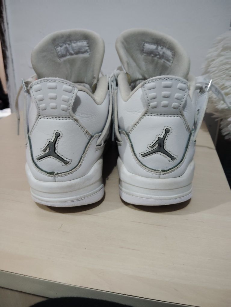 Air Jordan 4 pure money