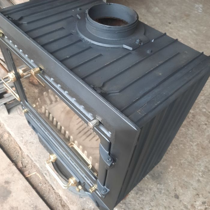 Focar șemineu de fontă de 15 kw marca KAGO  GIGANT