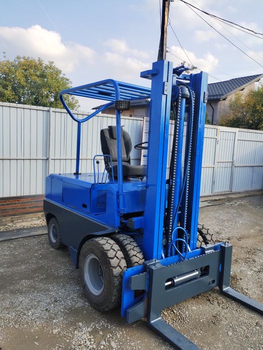 Stivuitor-Motostivuitor 2500kg Ridică