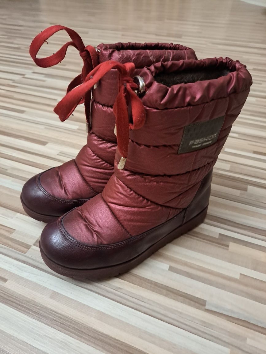 Продам  сапожки для девочки