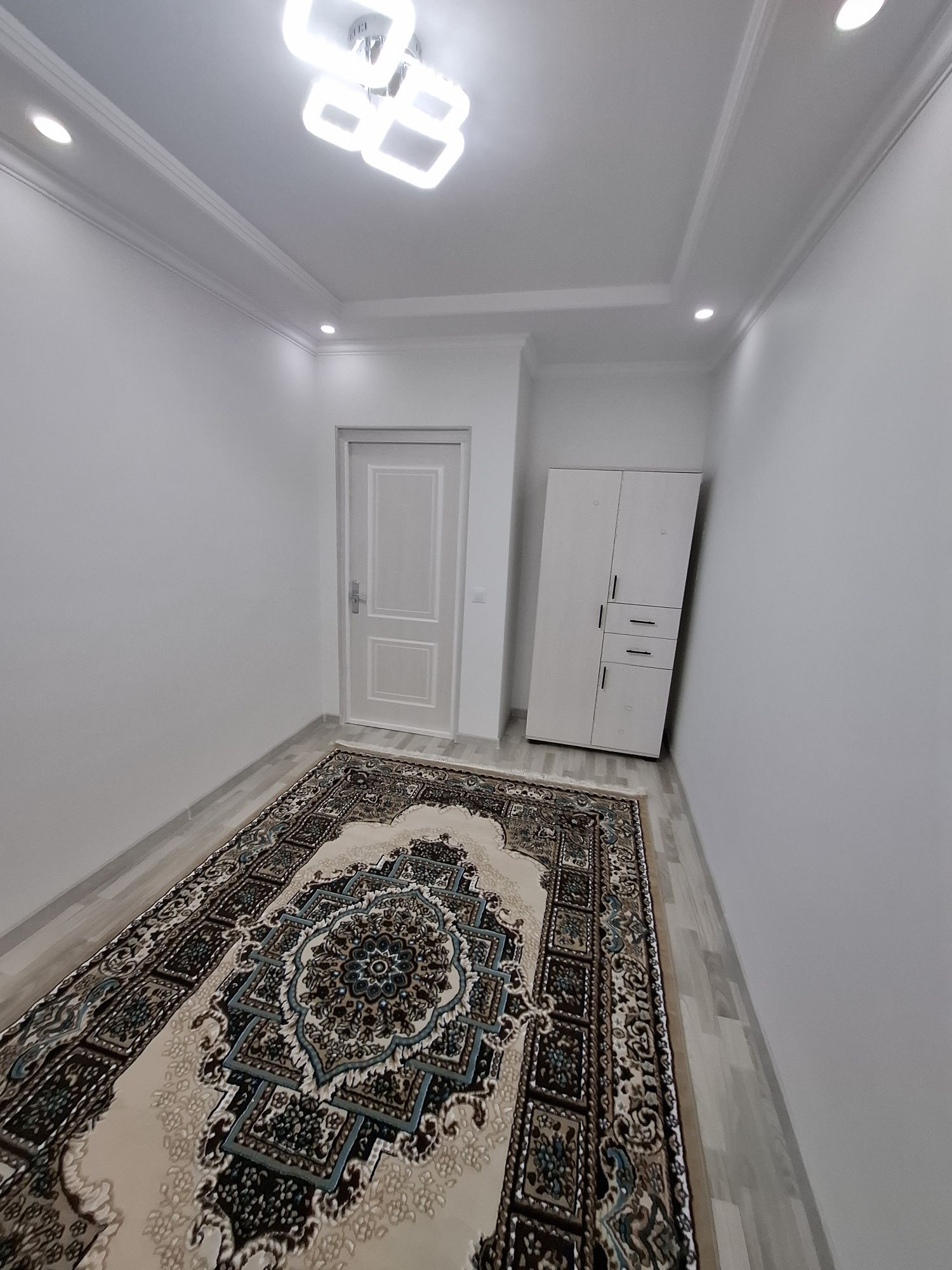 Arenda kvartira Bektemir Vodnik Muljal Prakratura oldida 3xona 7etaj
