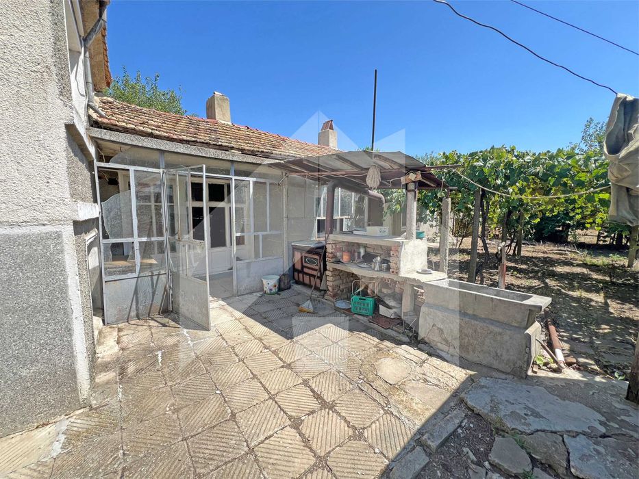 Продава се Къща в с. Изворник, Област Варна - 140 кв.м за 142 €/кв.м - Снимка #1