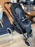 Cărucior Maxi-Cosi Lila Xp Essential Black + Landou Jade + accesorii