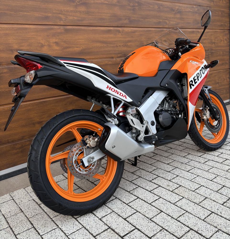 Honda Cbr 125 R Repsol Categoria A1 16 ani