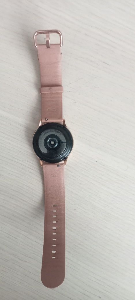 Продам Samsung Galaxy Watch Active 2.