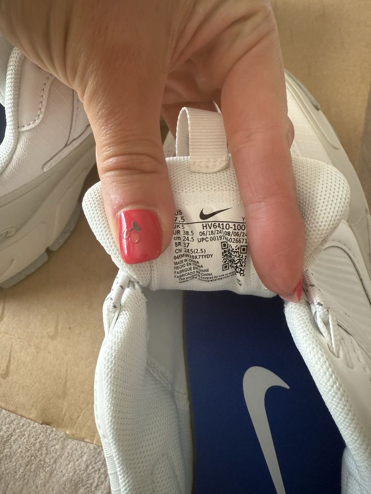 Маратонки Nike Zoom Vomero Roam