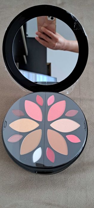 Paleta noua machiaj Douglas Star Palette