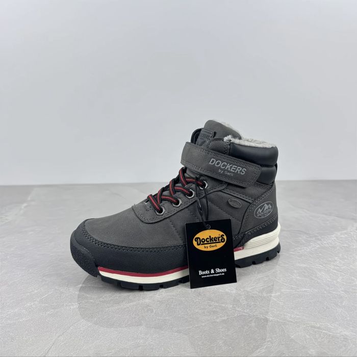 Продам демисезонную обувь для мальчика