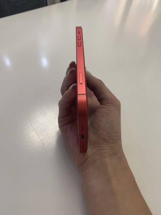 Vand iphone 12 red