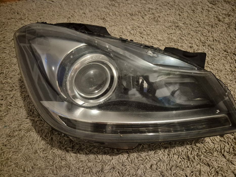 Far dreapta mercedes w204