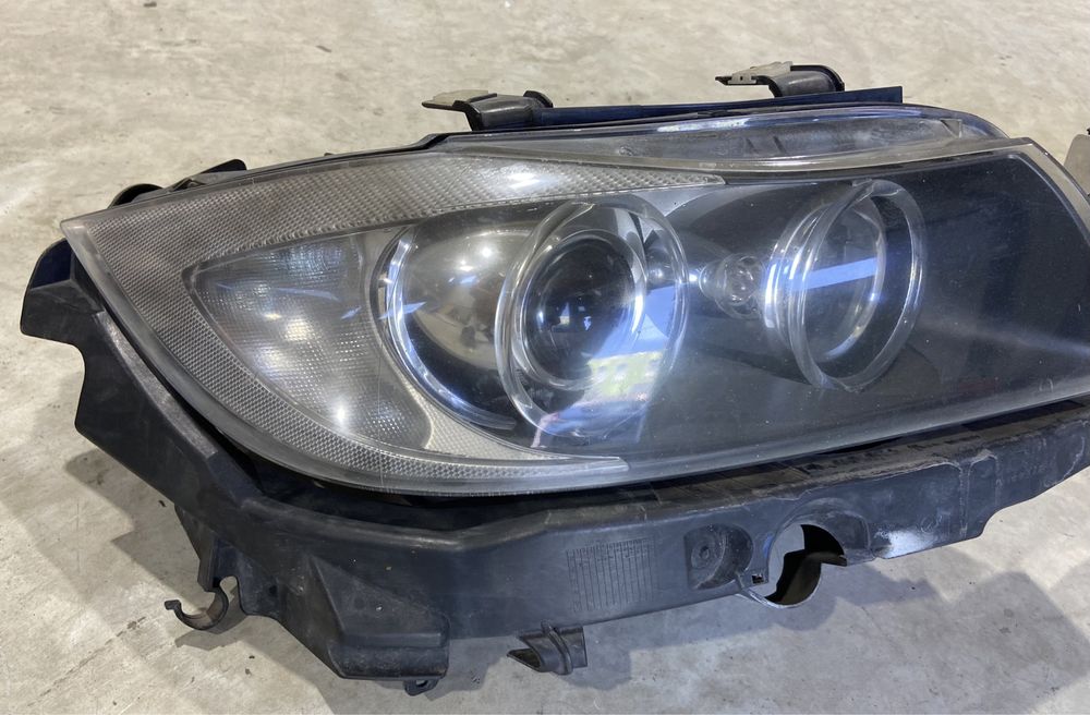 Far faruri stanga dreapta xenon Bmw E90 E91 Nfl de ANGLIA