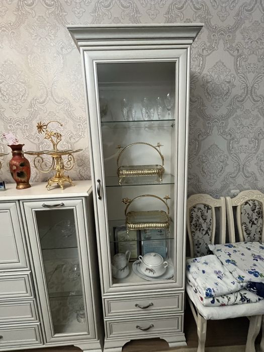 Продается сервант или горка