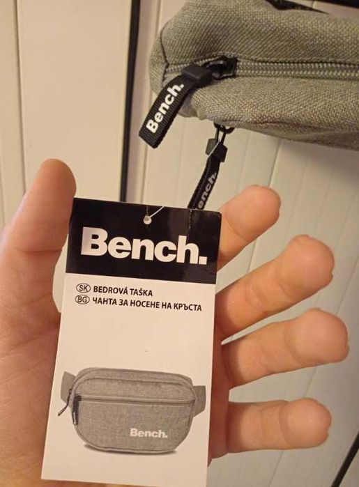 Чисто нова оригинална чантичка Bench