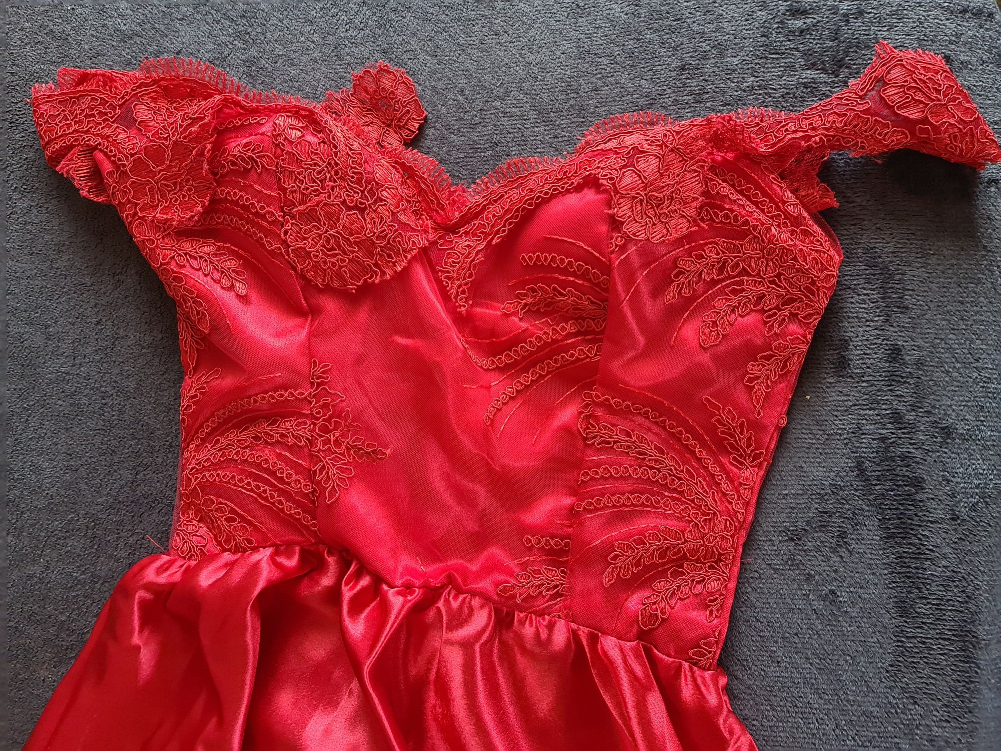 Rochie elegantă roșie