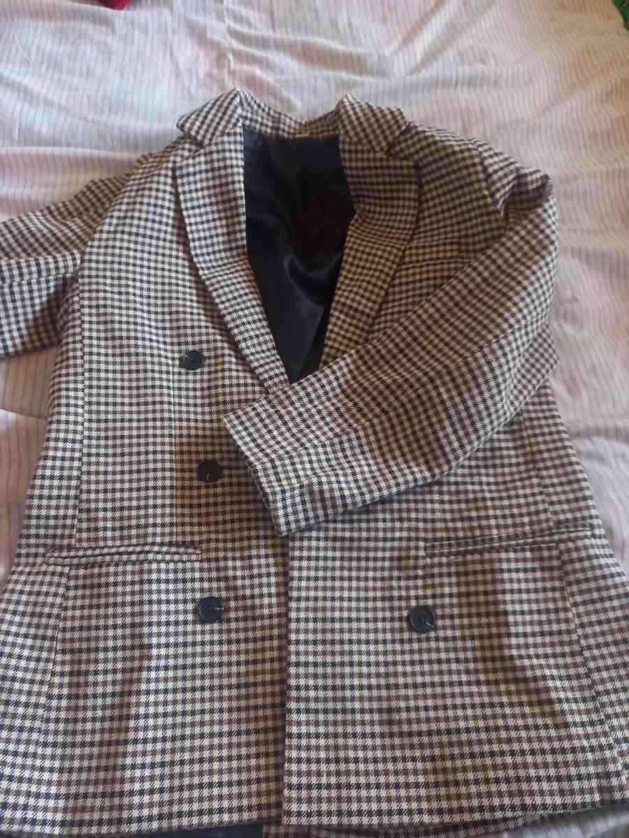 Янги кийилмаган двубортый пиджак
