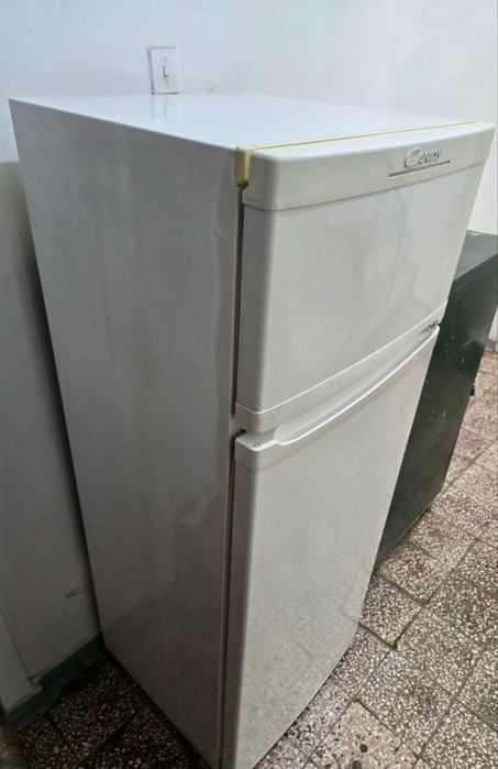 Se vinde frigider CANDY perfect functional