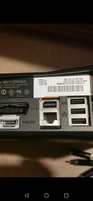 Xbox 360 s с три джойстика и игри