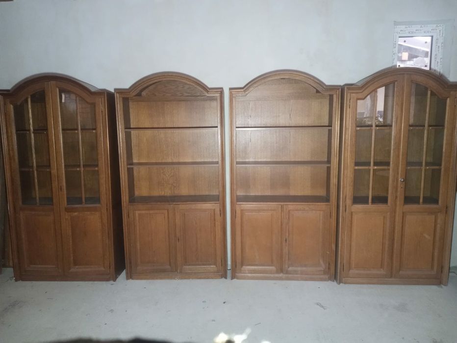 vitrina lemn  cuier birou