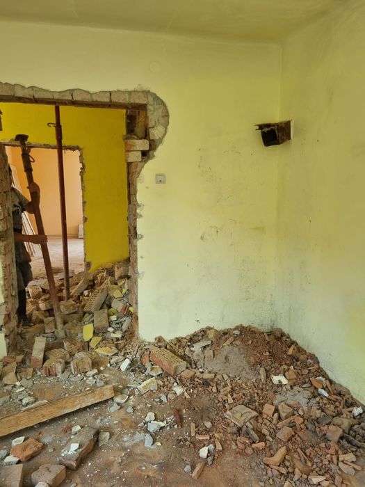 Demolari debarasari moloz manipulare materiale deseuri santier