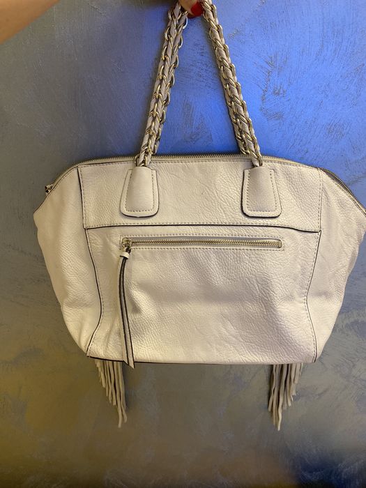 Бяла кожена чанта guess