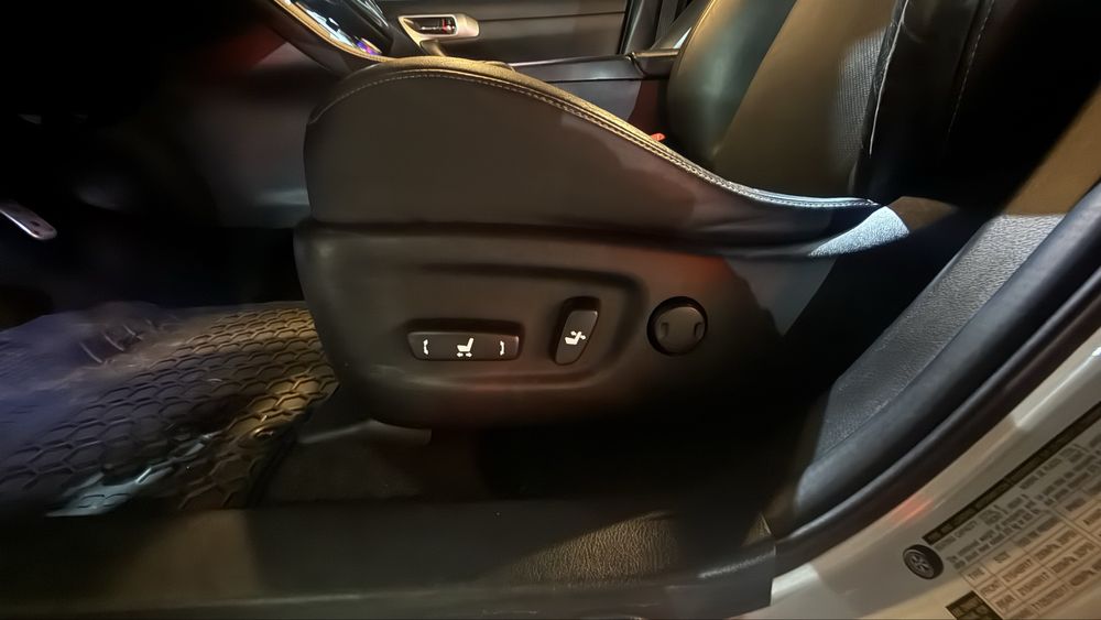 Vând Lexus CT200H F-Sport/hybrid/Alb perlat/Lux/ 168000km