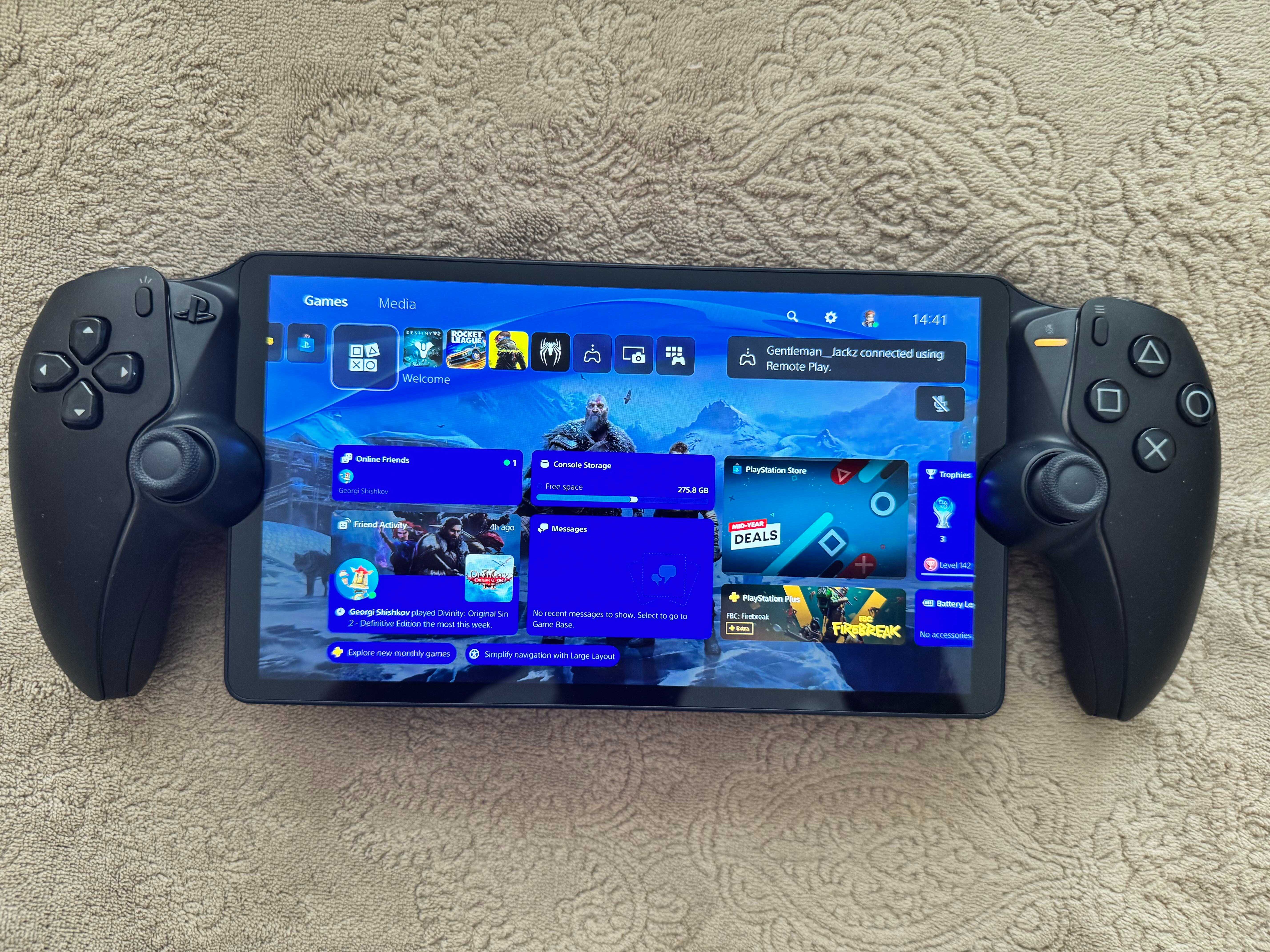Продавам Playstation Portal Midnight Black - перфектен, гаранция