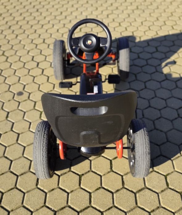 Кртинг кола с педали