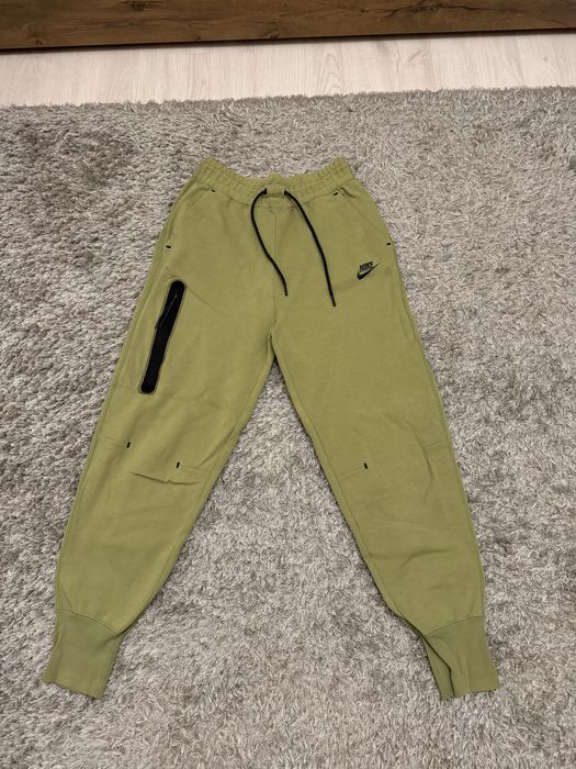 Оригинален дамски комплект Nike Tech Fleece