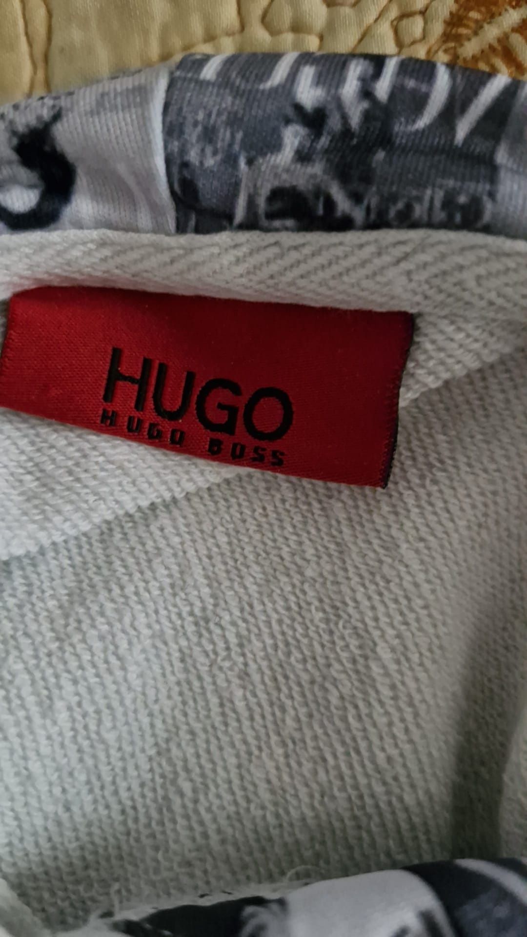 Hanorac hugo boss original cu etichete