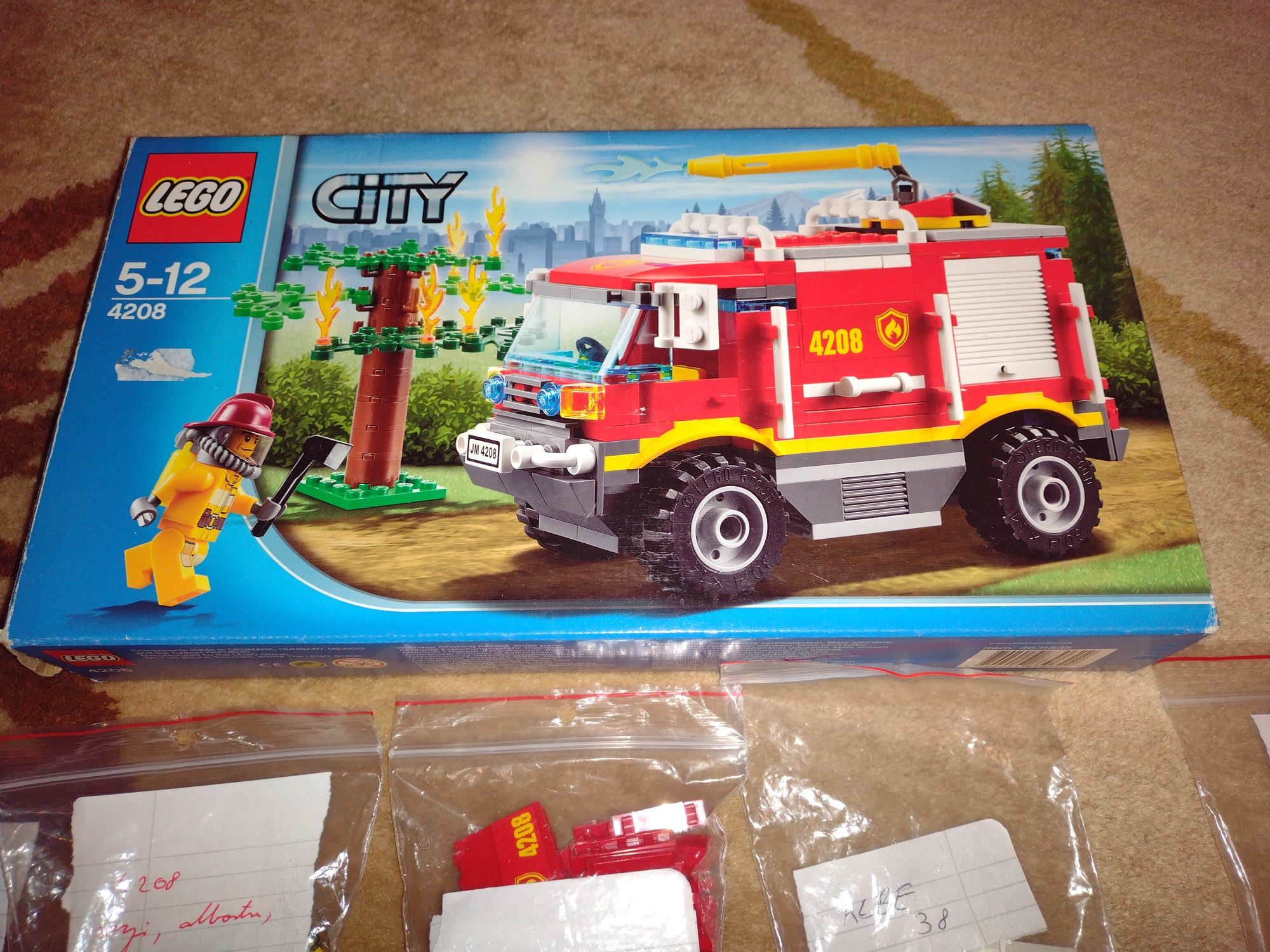 Lego City 4208 ( complet ) camion  pompieri