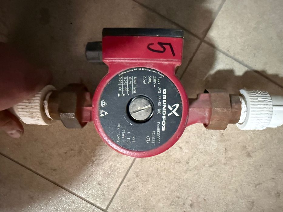 Котел Baxi slim 40кв. Церкуляционные насосы Grundfos ups 32-80, 25-60