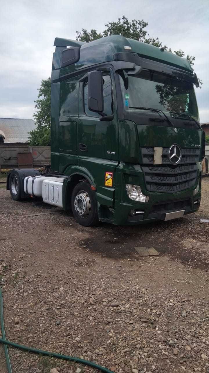 De Vânzare Mercedes - Benz  Actros 1845