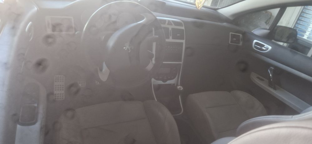 Dezmembrez Peugeot 307 coupe 1.6 benzina