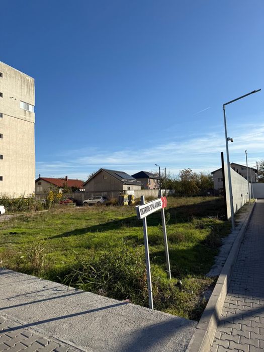 De vânzare teren – 900 mp, poziție excelentă!