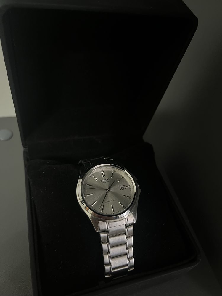 Часы casio черные и серебряные