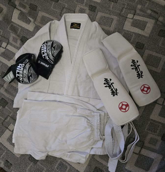 Продам кимоно. Черепашки на руки и защита на ноги