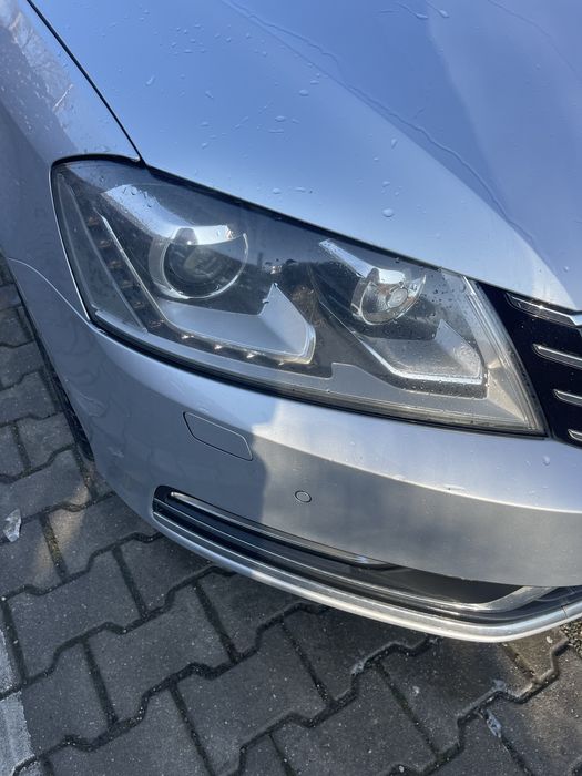 Far stanga dreapta bixenon passat b7