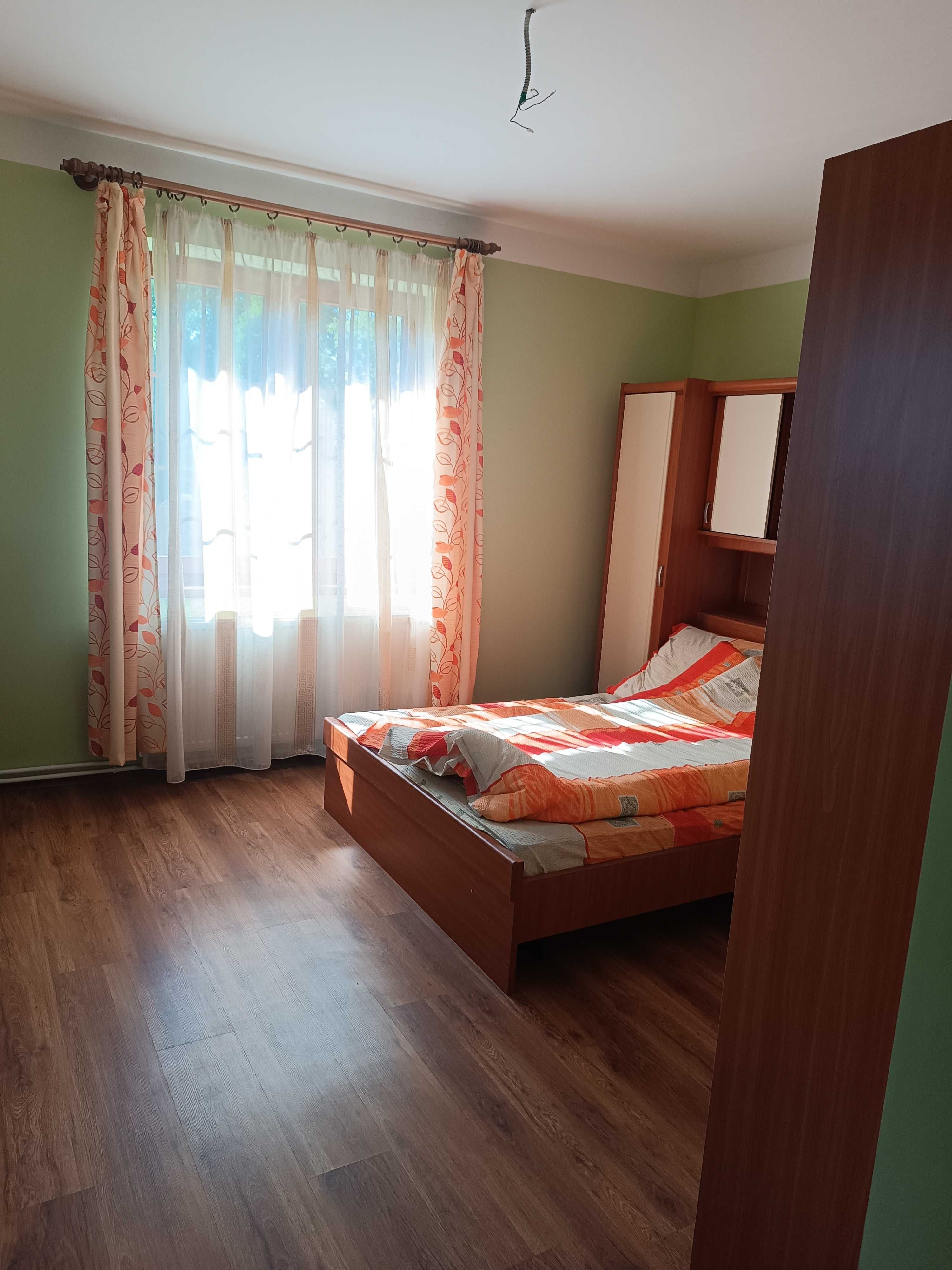 Vând casă de locuit , în comuna Brateș, la 10 km de stațiunea Covasna